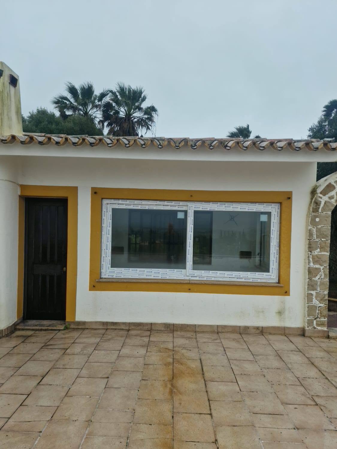Janela de correr, moradia algarvia